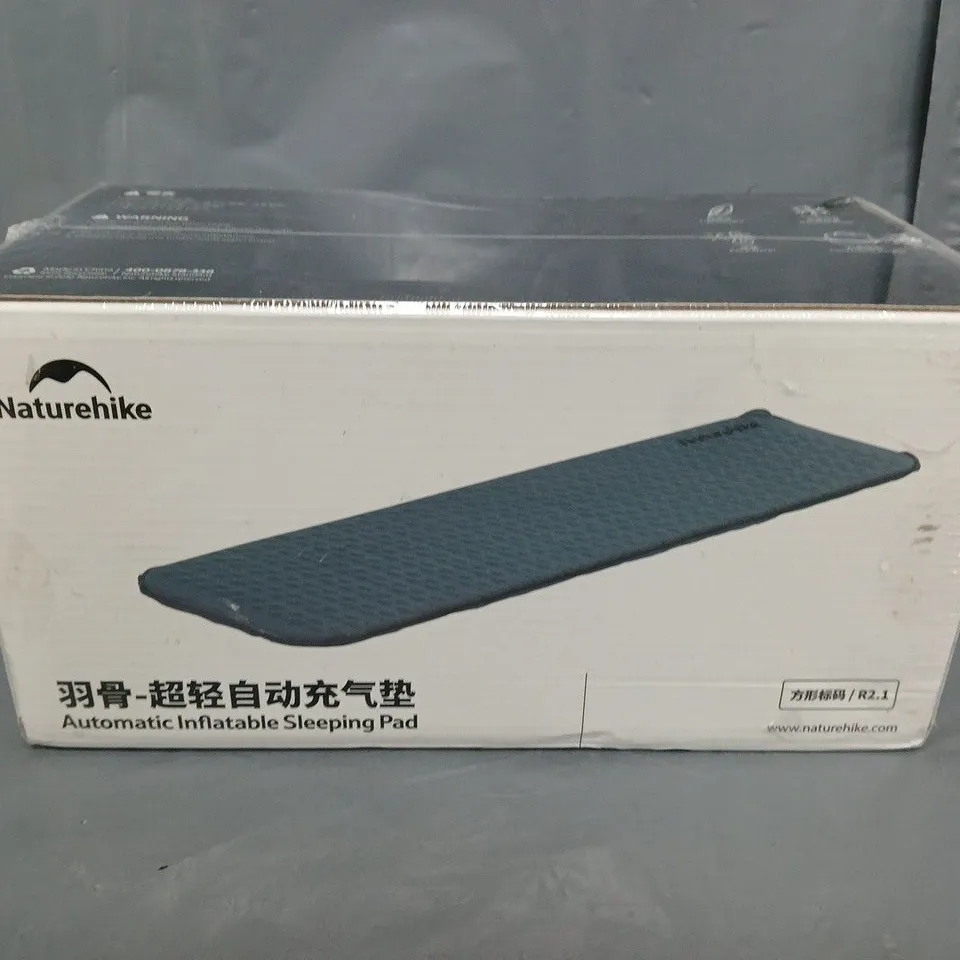 BOXED AND SEALED NATUREHIKE AUTOMATIC INFLATABLE SLEEPING PAD IN BLUE