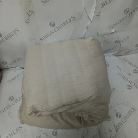 SUPERSOFT BY COZEE HOME TEXTURED STRIPE DUVET SET - KING SIZE
