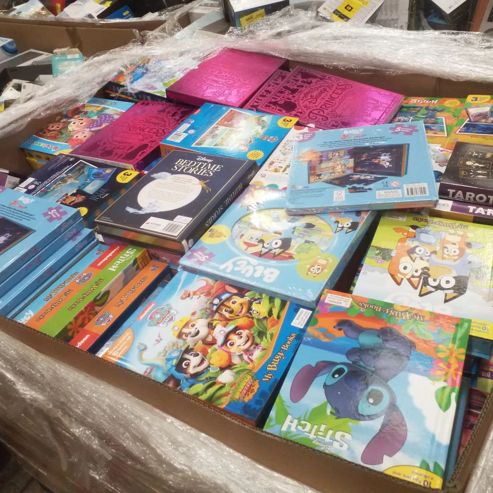 PALLET CONTAINING LARGE QUANTITY OF ASSORTED CHILDRENS ACTIVITY BOOKS