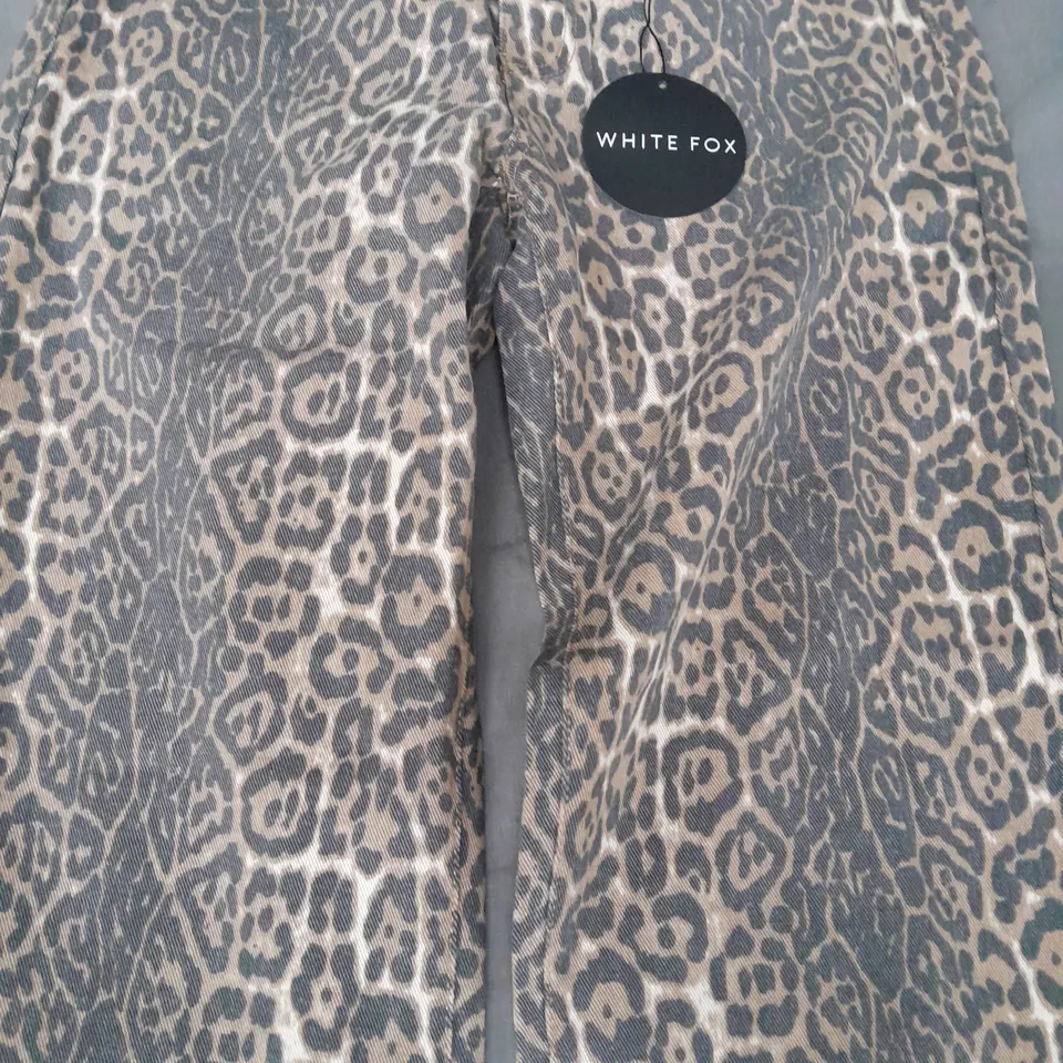 WHITE FOX STELLA LOW RISE WIDE LEG JEANS IN LEOPARD PRINT SIZE XS