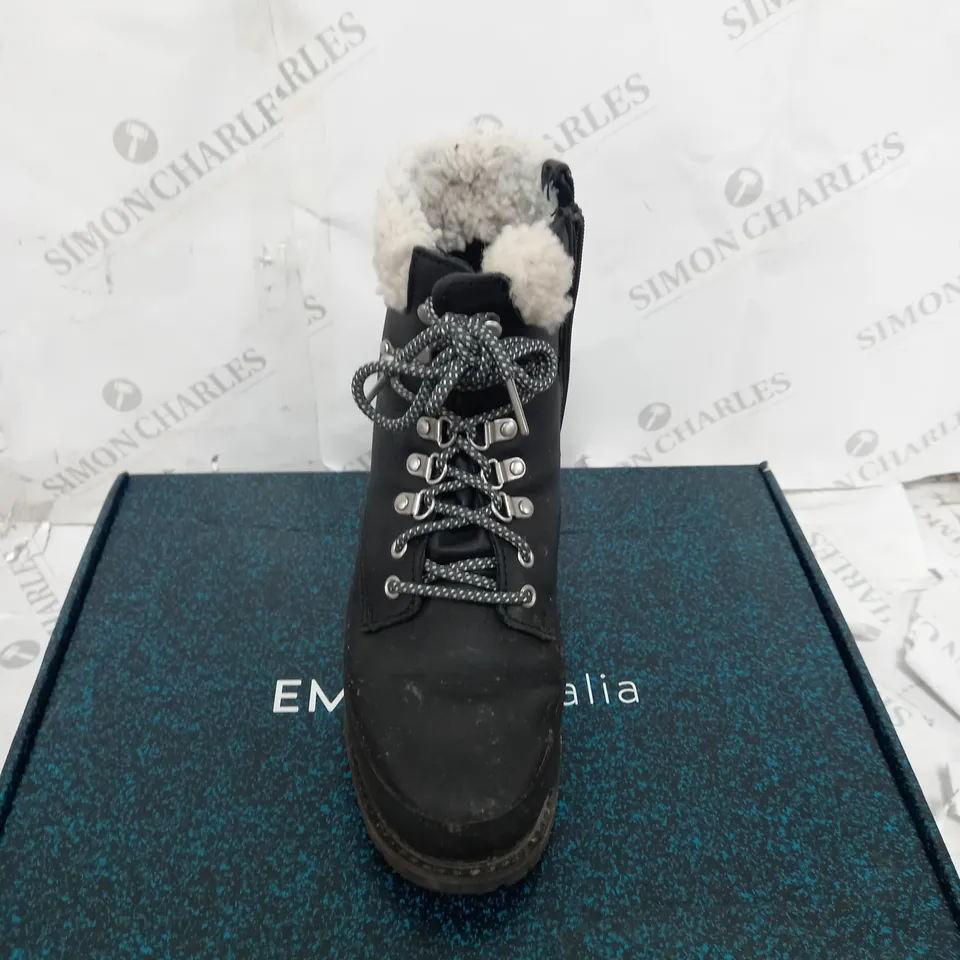  EMU OKAB WATERPROOF BOOTS - BLACK - SIZE 6