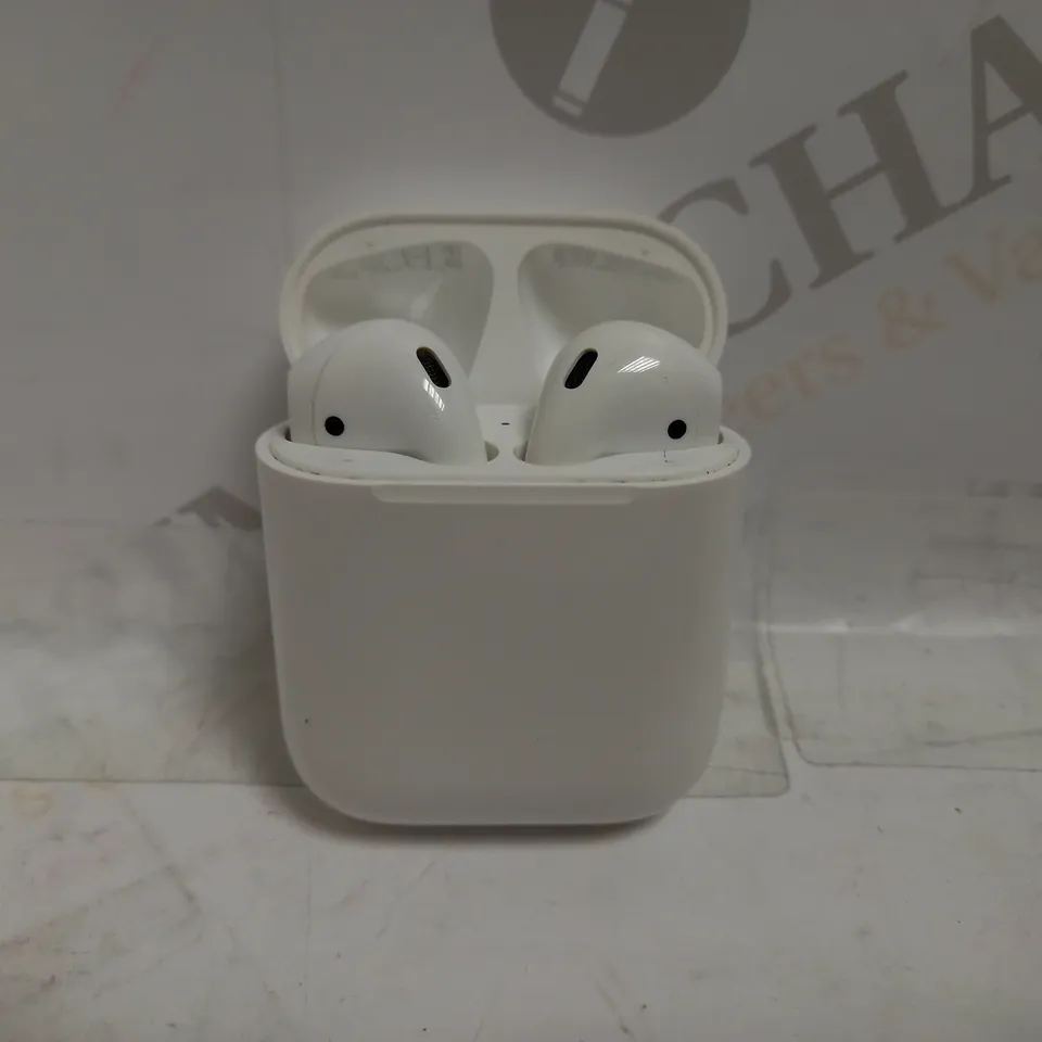 APPLE AIRPODS