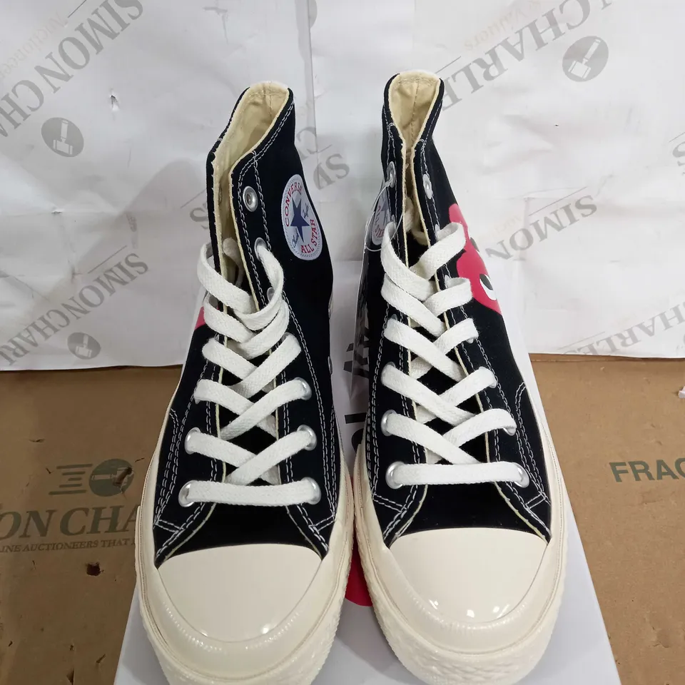 BOXED PAIR OF CONVERSE HIGH TOP TRAINERS SIZE 8