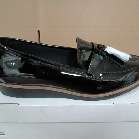 LOTUS WOMEN'S BLACK PATENT LEATHER LOAFERS – SIZE 8
