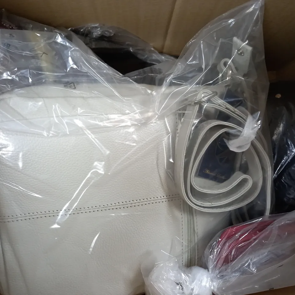 APPROXIMATELY 15 ASSORTED ITEMS OF WOMEN'S CLOTHING AND ACCESSORIES TO INCLUDE RUTH LANGSFORD SHIRT SIZE S, KIM&CO TROUSERS SIZE MEDIUM, FRANK USHER TOP 