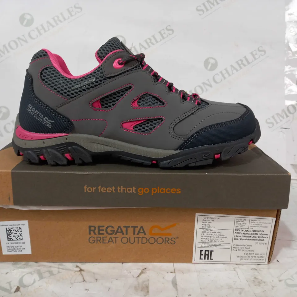 BOXED PAIR OF REGATTA  HOLCOMBE LOW SHOES IN GREY/PINK UK SIZE 4