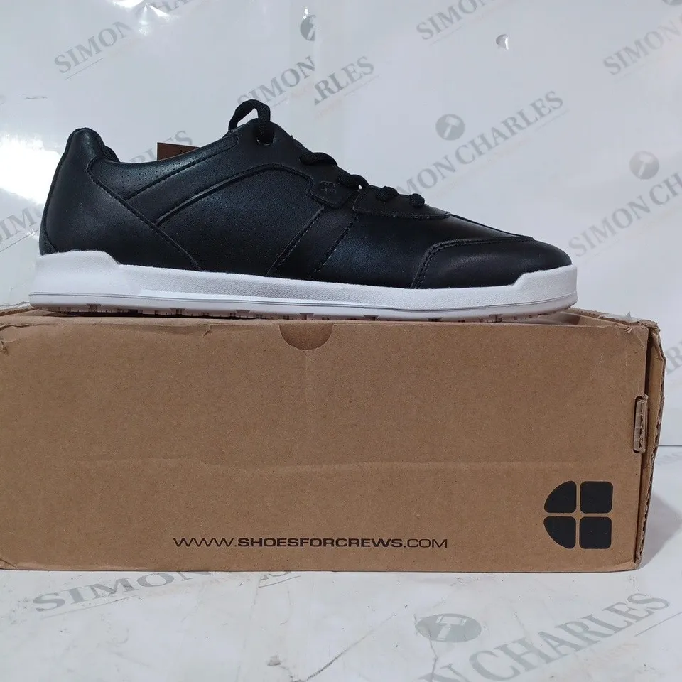 BOXED PAIR OF SHOES FOR CREWS FREESTYLE II SHOES IN BLACK UK SIZE 8