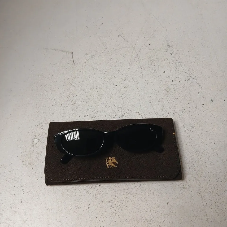 PRAGNELL BLACK SUNGLASSES WITH BROWN LEATHER CASE