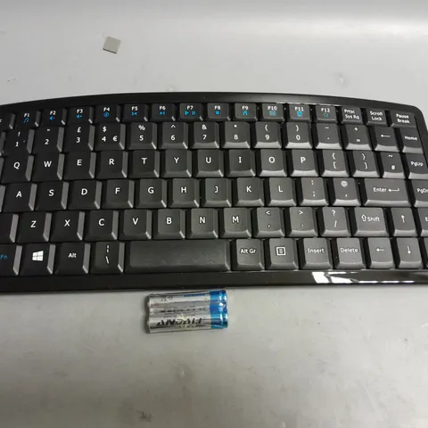 BOXED ACCURATUS CURVED KEYBOARD