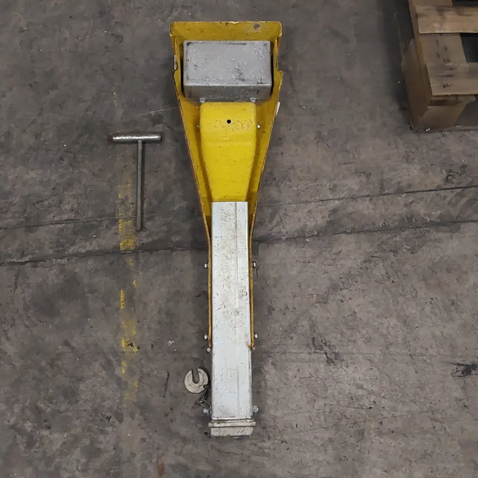 YARDENE YELLOW TRACK MAGNET CW TBAR TOOL