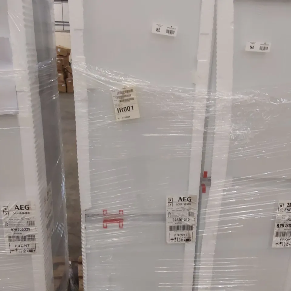 AEG INTEGRATED 70/30 FRIDGE FREEZER 207/60L Model SCE819E5TS RRP £975