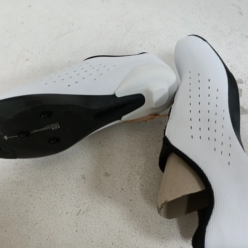 VAN RYSEL BIKE SHOES SIZE 42