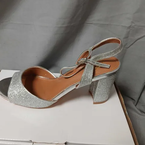 SILVER GLITTER STRAPPY SANDALS – WOMEN’S, UK SIZE 8