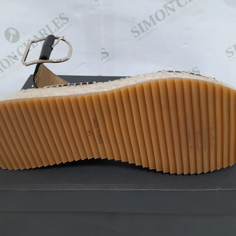 BOXED PAIR OF MINT VELVET ELOISE BLACK PLATFORM SANDALS - SIZE 40/7