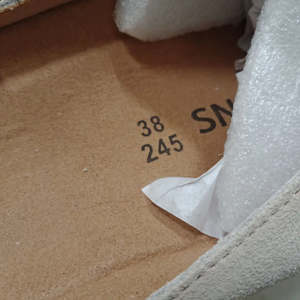 BOXED SNOWIND BEIGE SUEDE LOAFERS – UK 5 (EU 38)