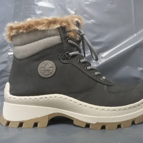 BOXED PAIR OF RIEKER CHUNKY HIKER BOOTS IN GREY SIZE 6
