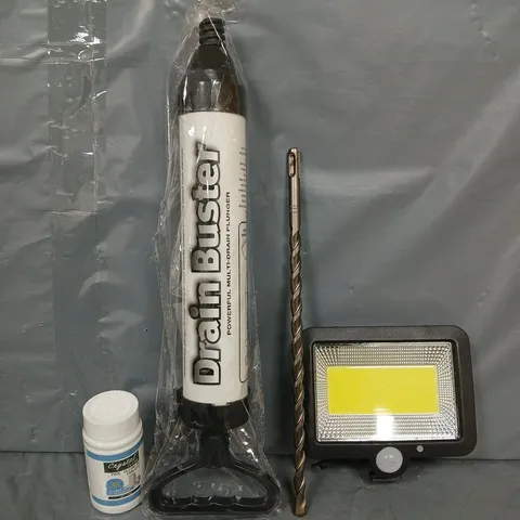APPROXIMATELY 10 ASSORTED ITEMS TO INCLUDE - DRAIN BUSTER , FLOOD LIGHT ETC