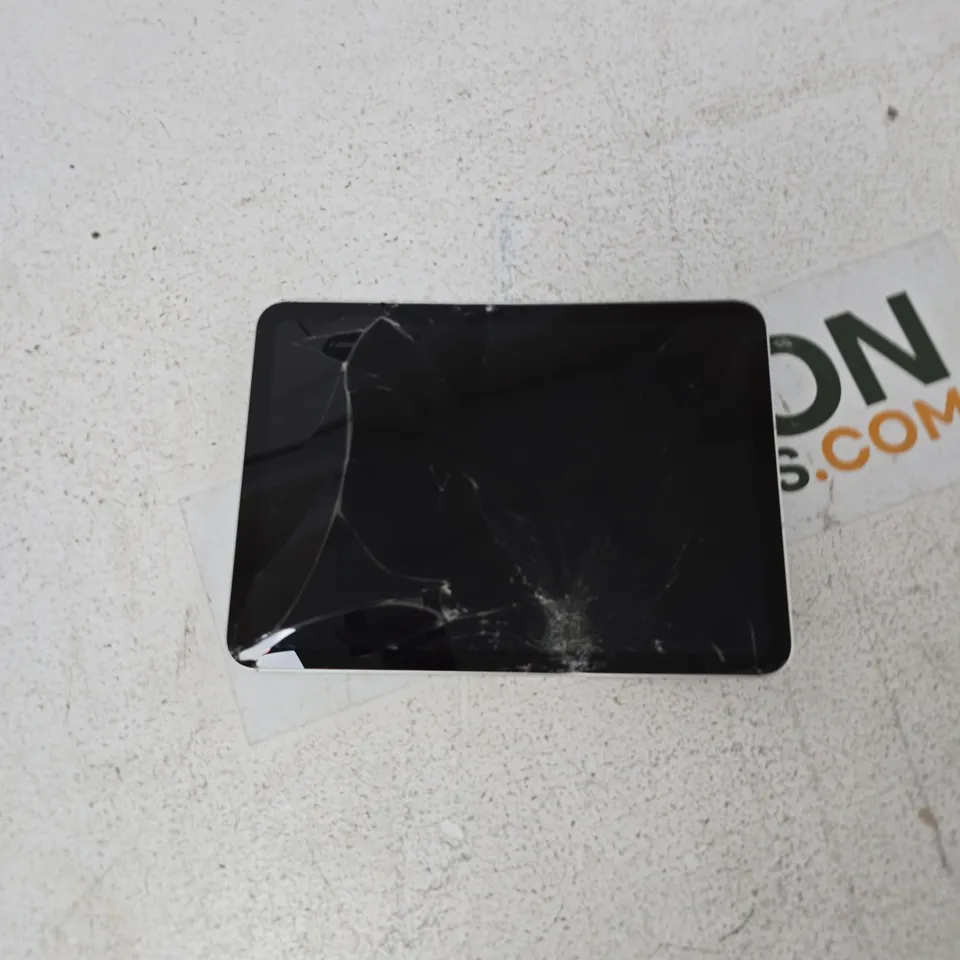 APPLE IPAD (A16) 128GB SILVER – WI‑FI + CELLULAR (CRACKED SCREEN) BENT
