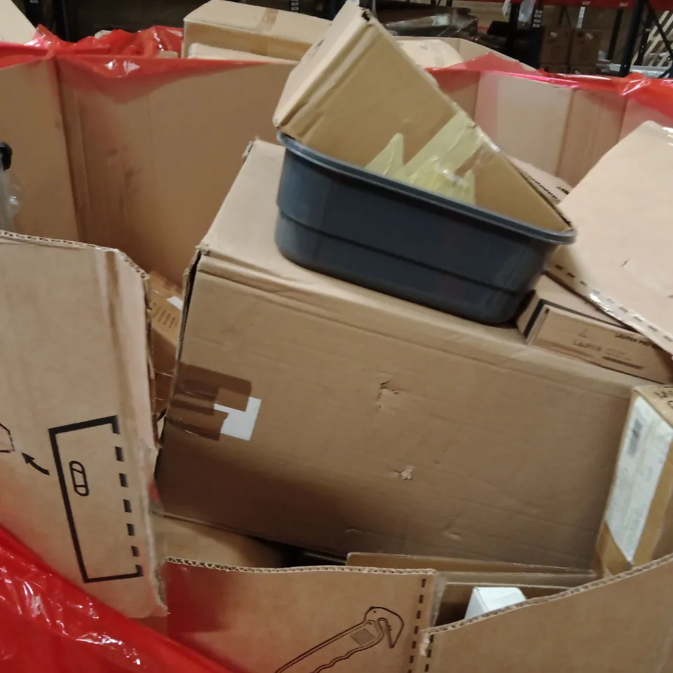 PALLET OF ASSORTED HOUSEHOLD GOODS AND PRODUCTS TO INCLUDE;CAT LITTER TRAY, IRONING BOARD, TOILET SEAT