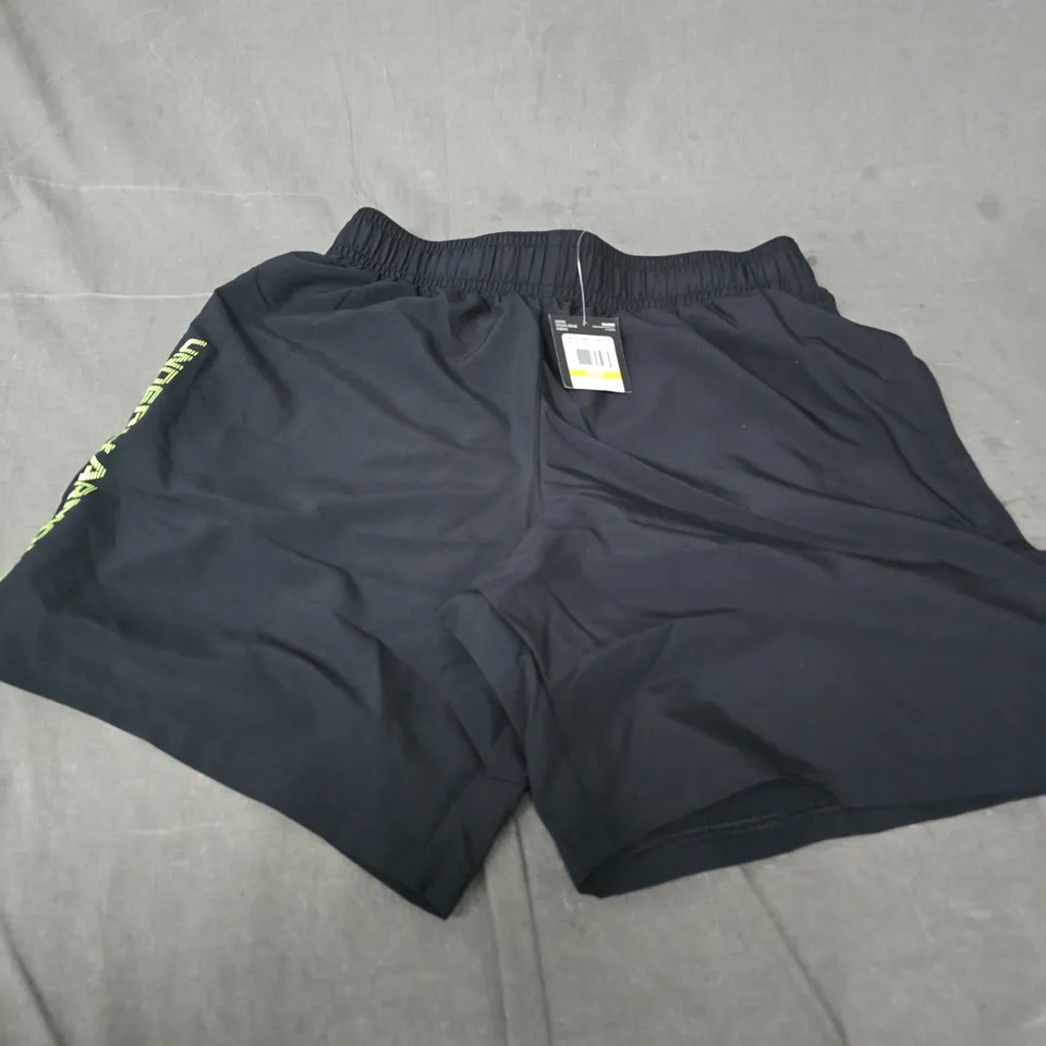 UNDER ARMOUR MENS WOVEN SHORTS – LOOSE FIT, SIZE M