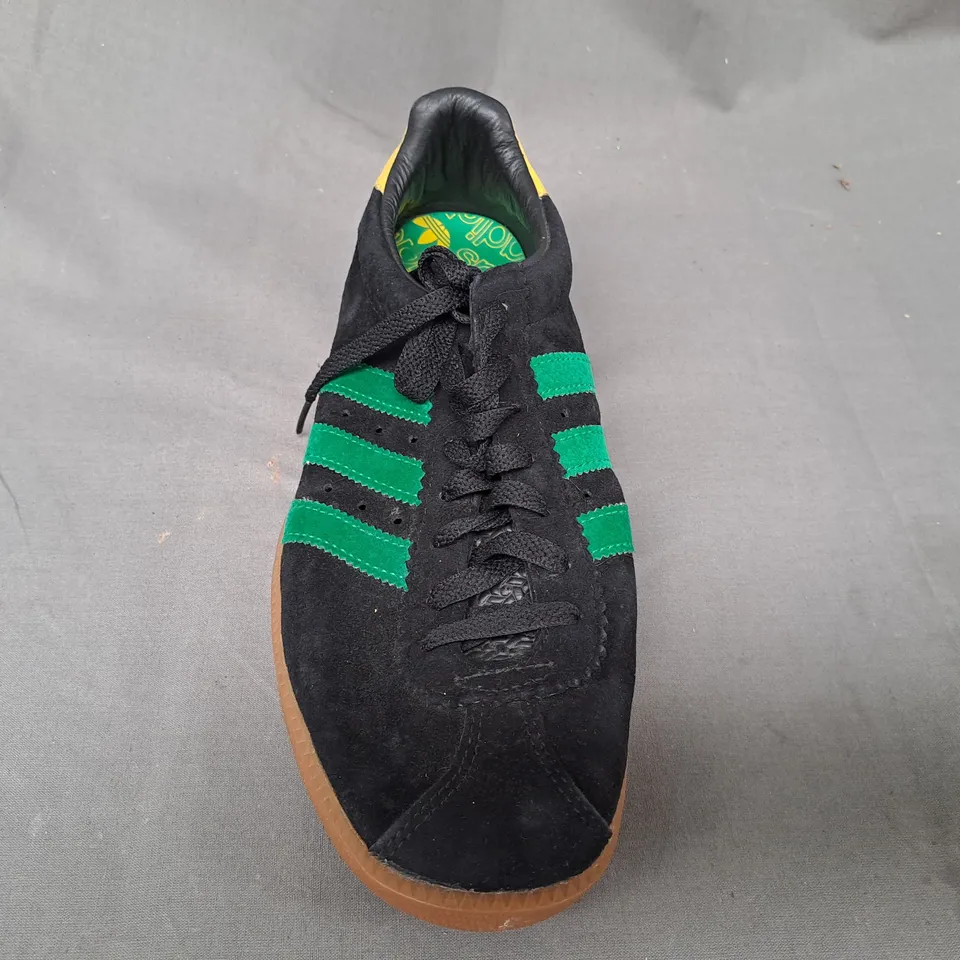 BOXED PAIR OF ADIDAS SHOES IN BLACK/GREEN/YELLOW UK SIZE 10