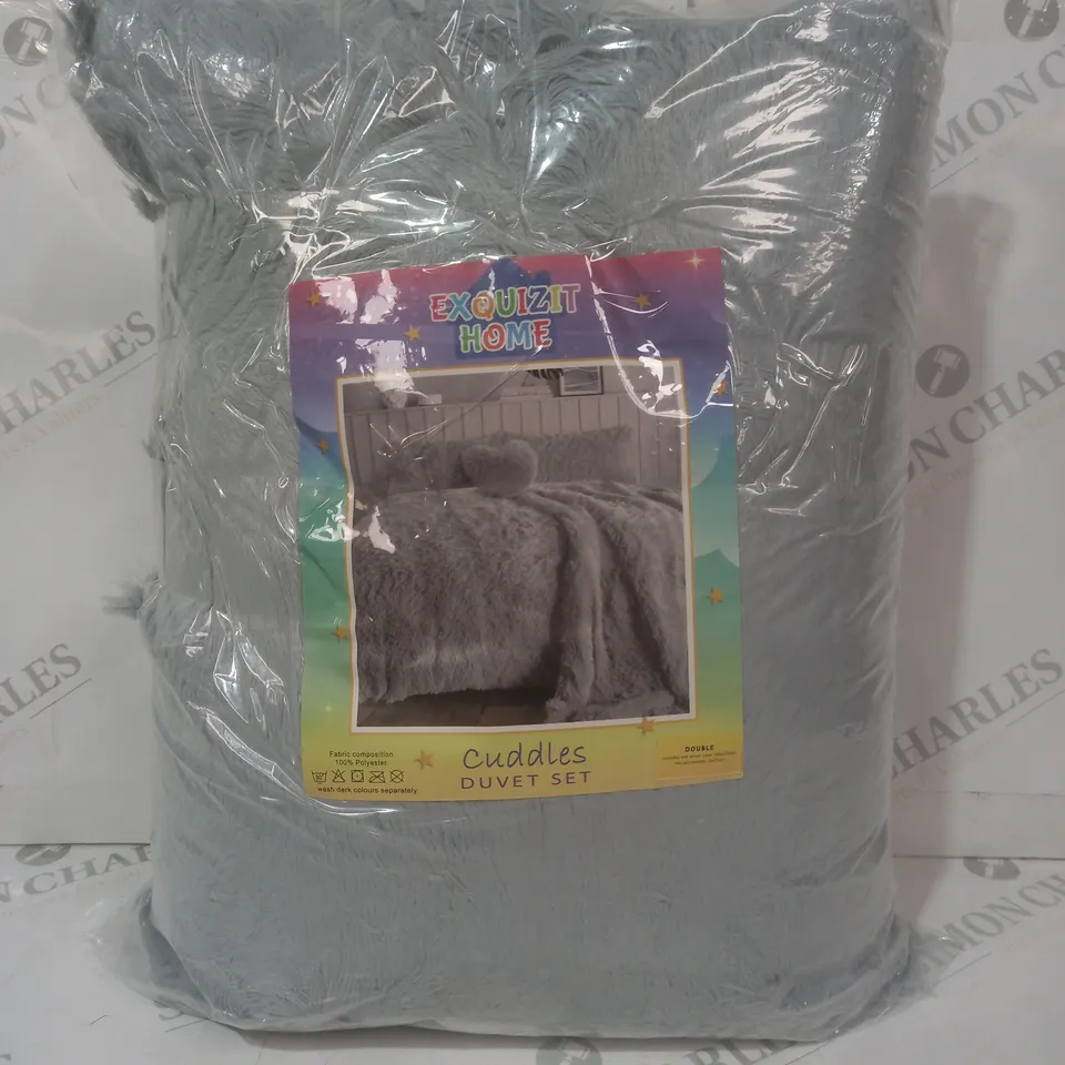 EXQUIZIT HOME CUDDLES DUVET SET IN GREY - DOUBLE SIZE