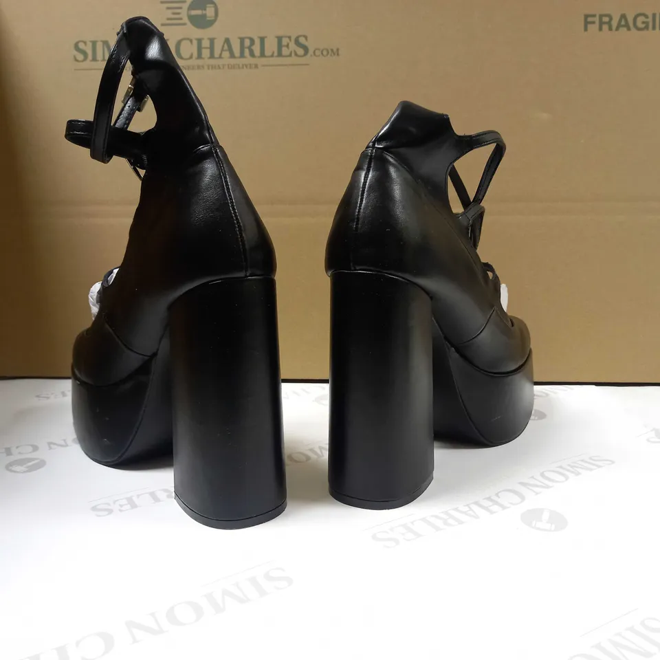 KOI BLACK STATEMENT PLATFORM HEELED SHOES - SIZE 7