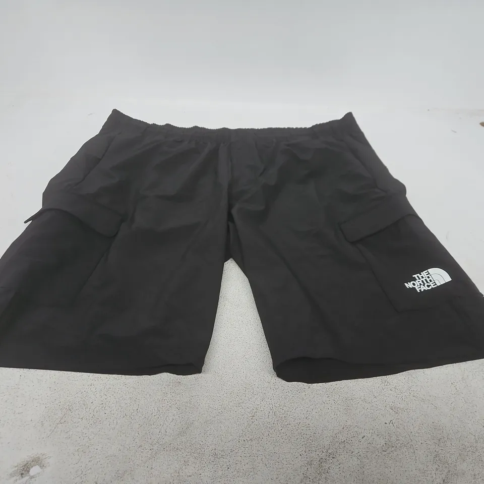 THE NORTH FACE CARGO SHORTS – BLACK - SIZE 2XL