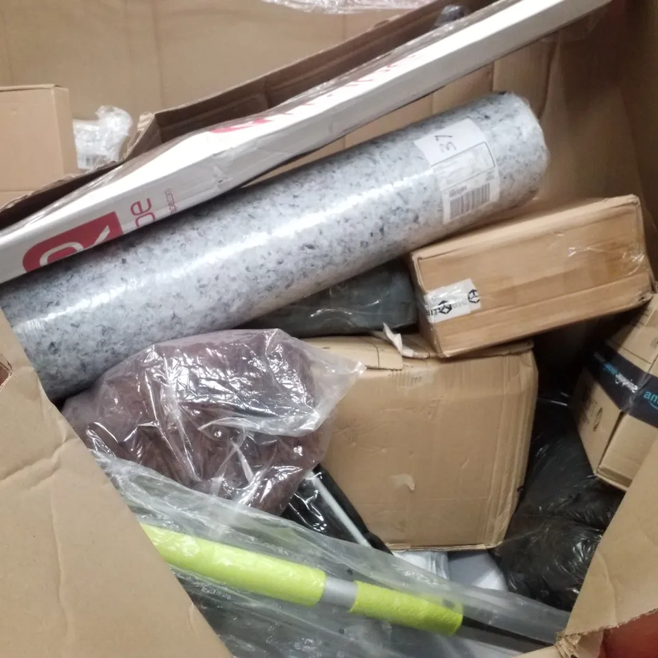 PALLET CONTAINING ASSORTED PRODUCTS INCLUDING DONUT PILLOW, INSECT KILLER, 24" MONITOR, CARPET KNEE KICKER & BIRD SCARER KITE