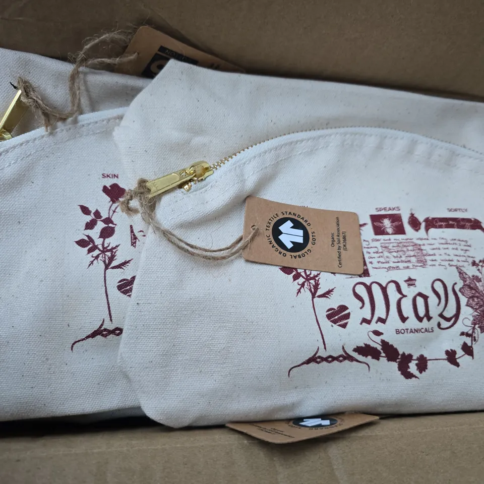 APPROXIMATELY 20 MAY BOTANICALS WINTER WASHBAGS 