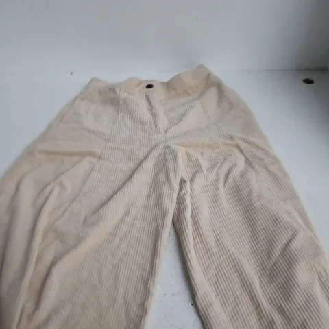 ZARA WOMEN'S BEIGE CORDUROY TROUSERS β SIZE M