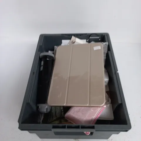 TOTE OF APPROXIMATELY 12 ASSORTED ITEMS TO INCLUDE: THERMOMETER HYGROMETER