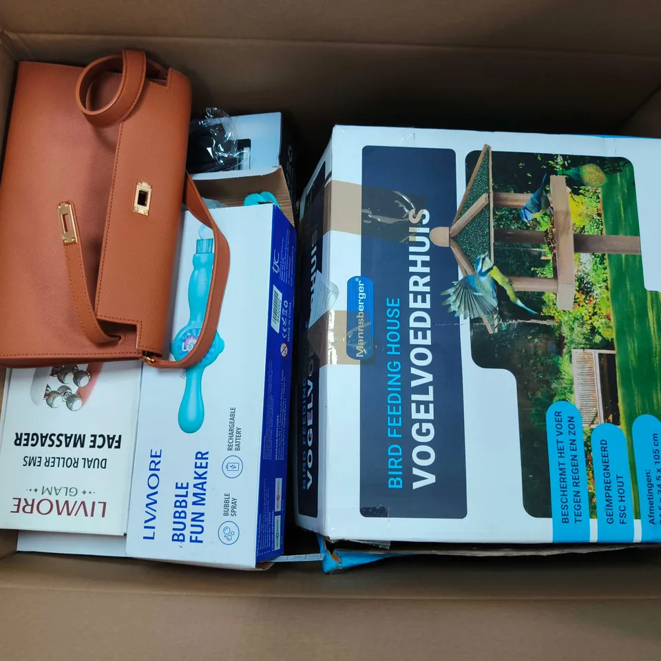 APPROXIMATELY 7 ASSORTED ITEMS TO INCLUDE HANDBAG, BIRD FEEDING HOUSE, MASSAGER, ETC - COLLECTION ONLY