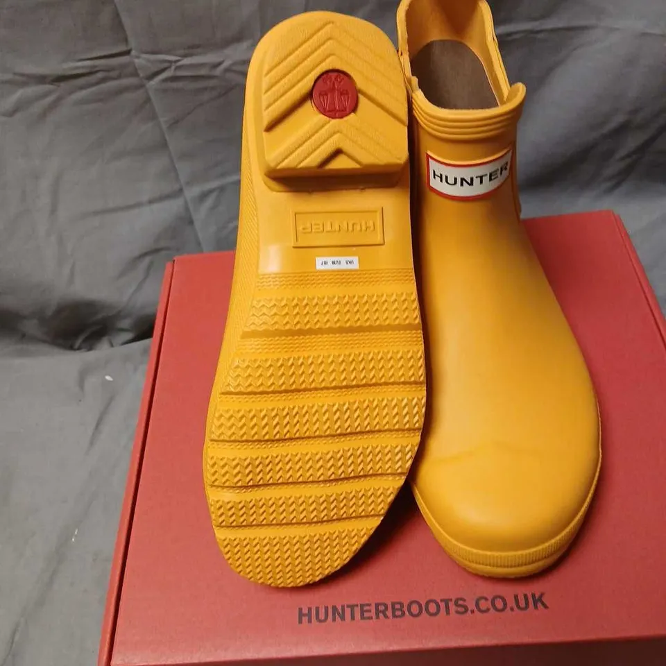 HUNTER WOMEN'S ORIGINAL CHELSEA BOOTS – YELLOW, UK 5