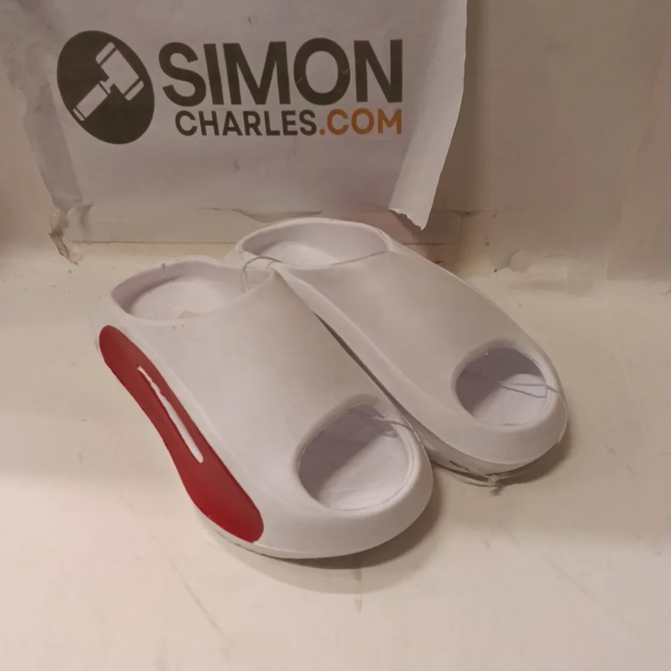 WHITE SLIDE SANDALS WITH RED ACCENT SIZE EU36-37