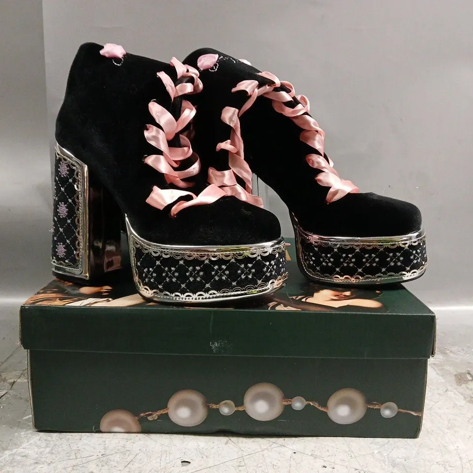 BOXED PAIR OF KOI GUILTLESS GHOST LACE UP PLATFORM LONG BOOTS IN BLACK SIZE UK 6