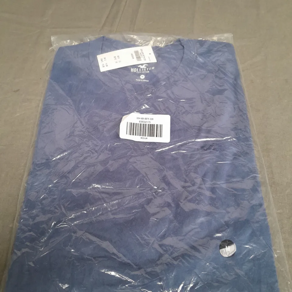 SEALED HOLLISTER COTTON T-SHIRT - MEDIUM