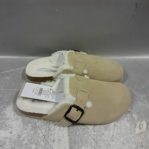 PAIR OF THE WHITE COMPANY SUEDE CORKBED MULE SLPPERS IN NEUTRAL SIZE S (3-4)