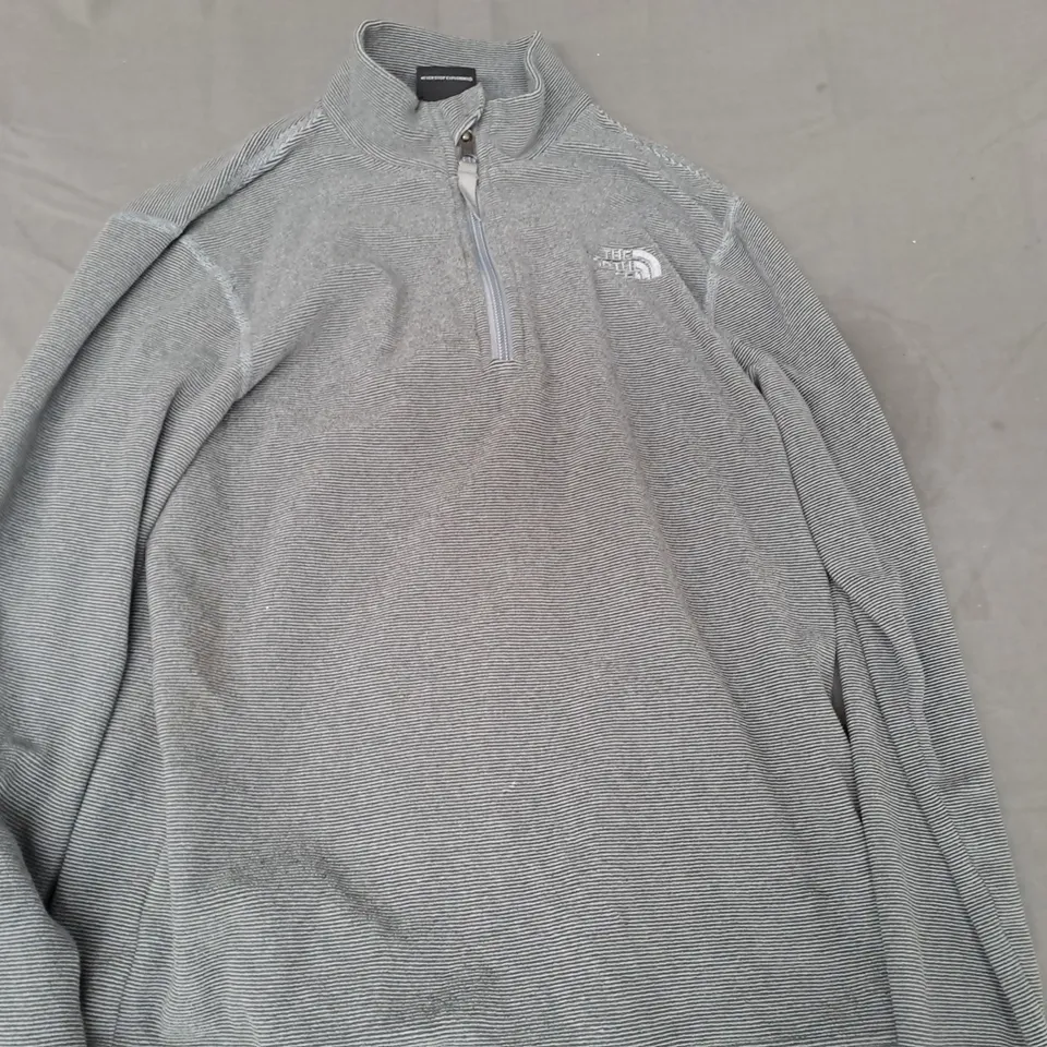 THE NORTH FACE YOUTH FLEECE IN GREY SIZE MEDIUM
