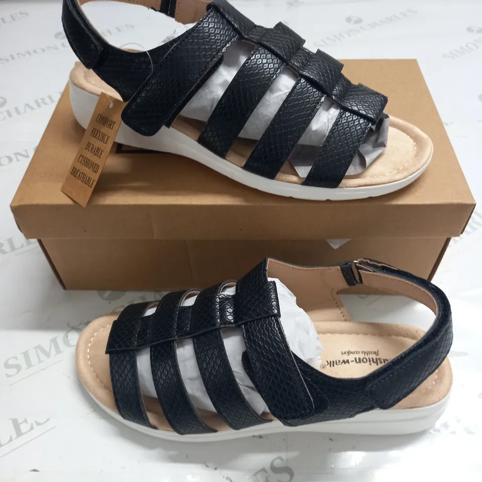 BOXED PAIR OF CUSHION WALK ONE TOUCH CLOSE SANDALS IN BLACK - SIZE 6 