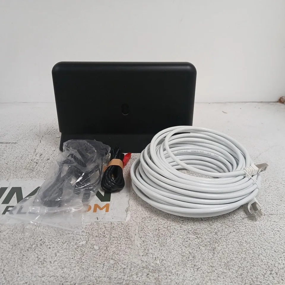 TOTE OF APPROXIMATELY 10 ASSORTED ITEMS TO INCLUDE CABLES, SMART HUB ETC