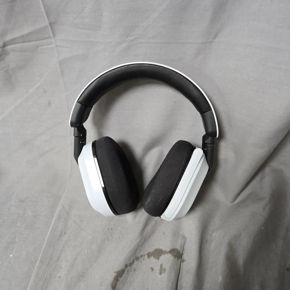 TURTLE BEACH GAMING HEADSET – WHITE/BLACK 