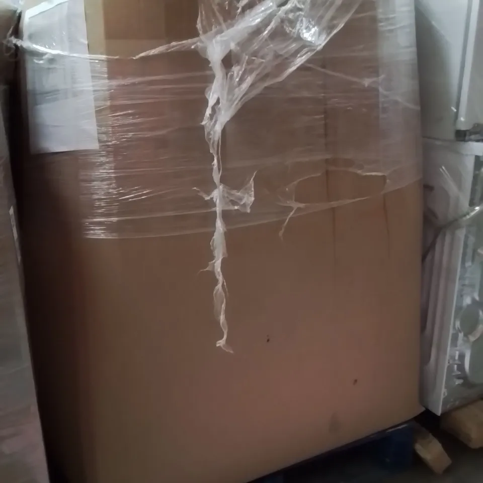 PALLET CONTAINING A LARGE QUANTITY OF SLEEPING HAPPY NAPPY BLANKETS