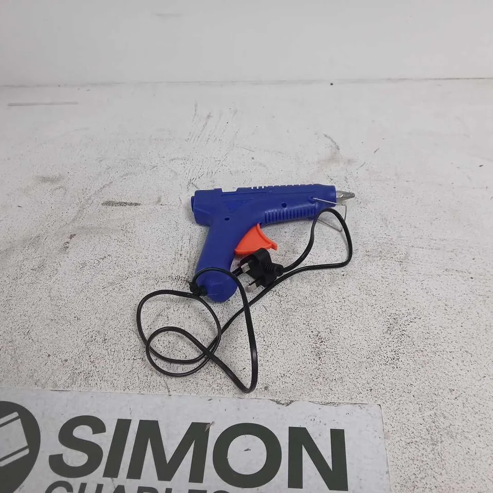 HOT MELT GLUE GUN IN BAG WITH ACCESSORIES