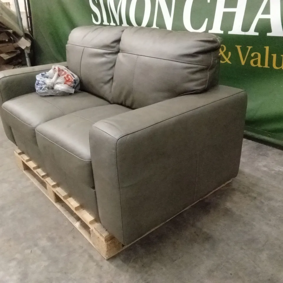 HAMPSHIRE ITALIAN LEATHER 2 SEATER SOFA - VINTAGE GREY RRP £1049