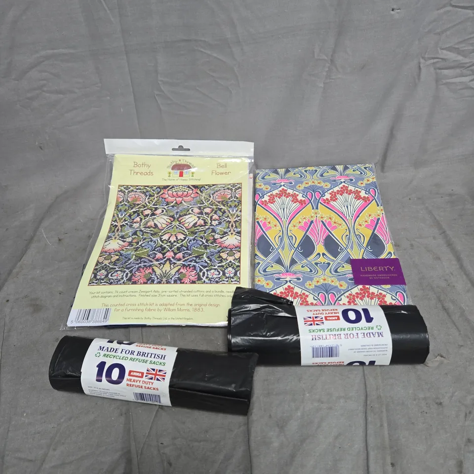 APPROXIMATELY 15 ASSORTED HOUSEHOLD ITEMS TO INCLUDE NOTEBOOK, BIN BAGS, CROSS STICH SET ETC