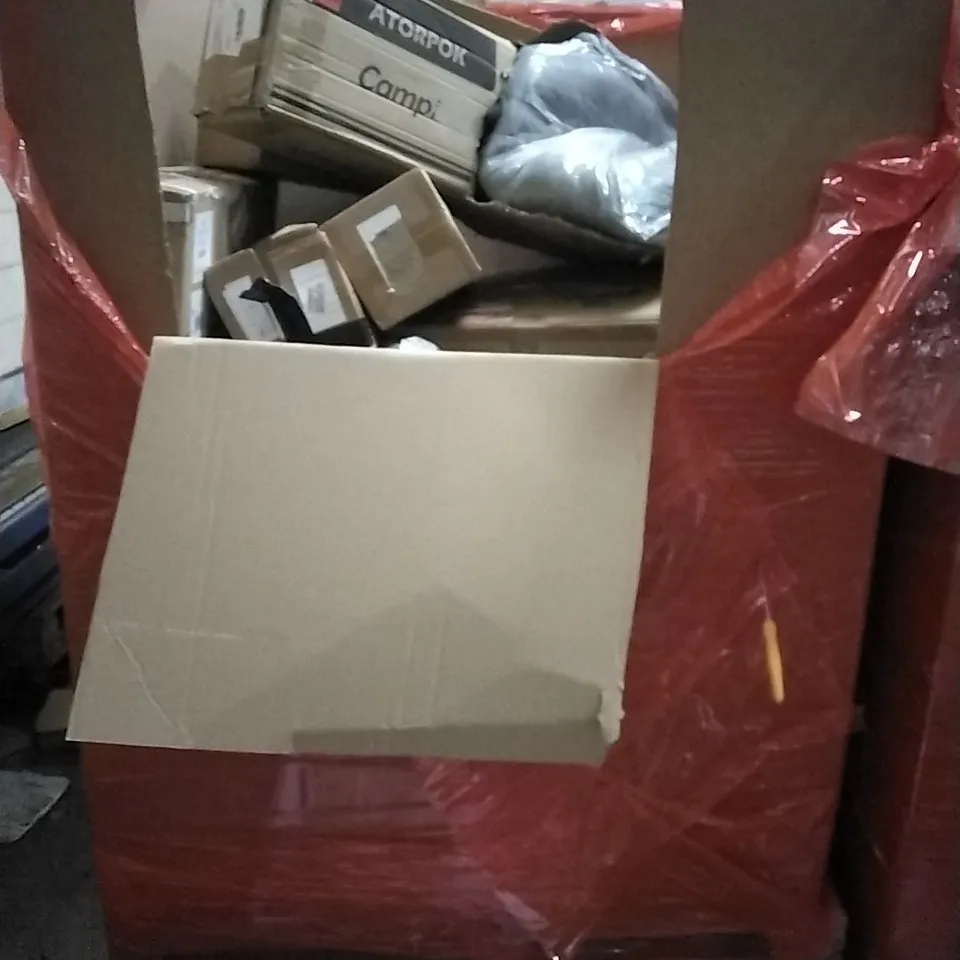 PALLET OF HOUSEHOLD ITEMS TO INCLUDE NORTH COMPUTER CASE, WALL CLOCK,SWEDISH DOLL HOUSE, PDT LIGHT THERAPY BEAUTY DEVICE AND OTHER ASSORTED ITEMS...