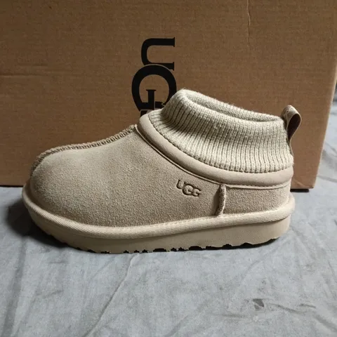 UGG ULTRA STRETCH CUFF SUEDE BOOTS – BEIGE, UK 10