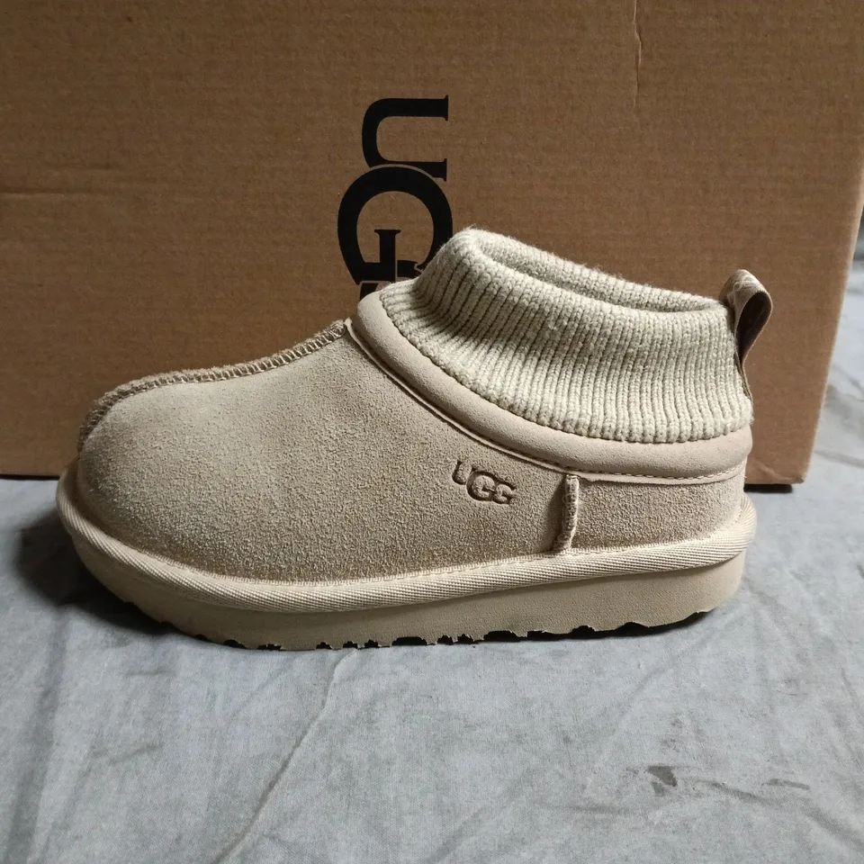 UGG ULTRA STRETCH CUFF SUEDE BOOTS – BEIGE, UK 10