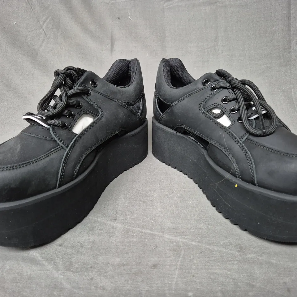 BRAND NEW BOXED PAIR OF BUFFALO LONDON PLATFORM SHOES IN BLACK UK SIZE 5.5